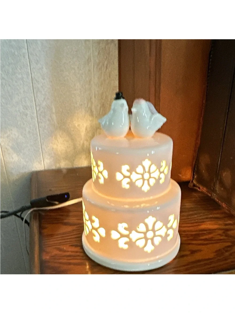 Cracker Barrel Layered Wedding Cake Accent Light Bride Groom Birds Ceramic w/box